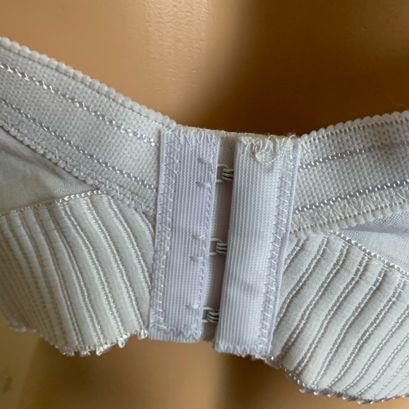 Ginlaina bras - Picture 3 of 3